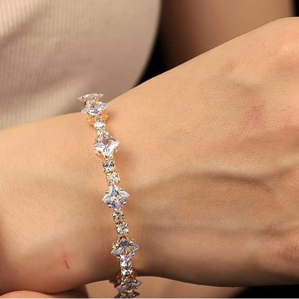 Women's Shining Style: This crystal half cuff bracelet features sparkling